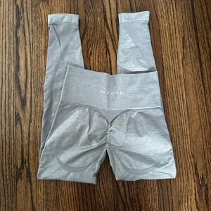 NVGTN contour 2.0 seamless leggings
size small